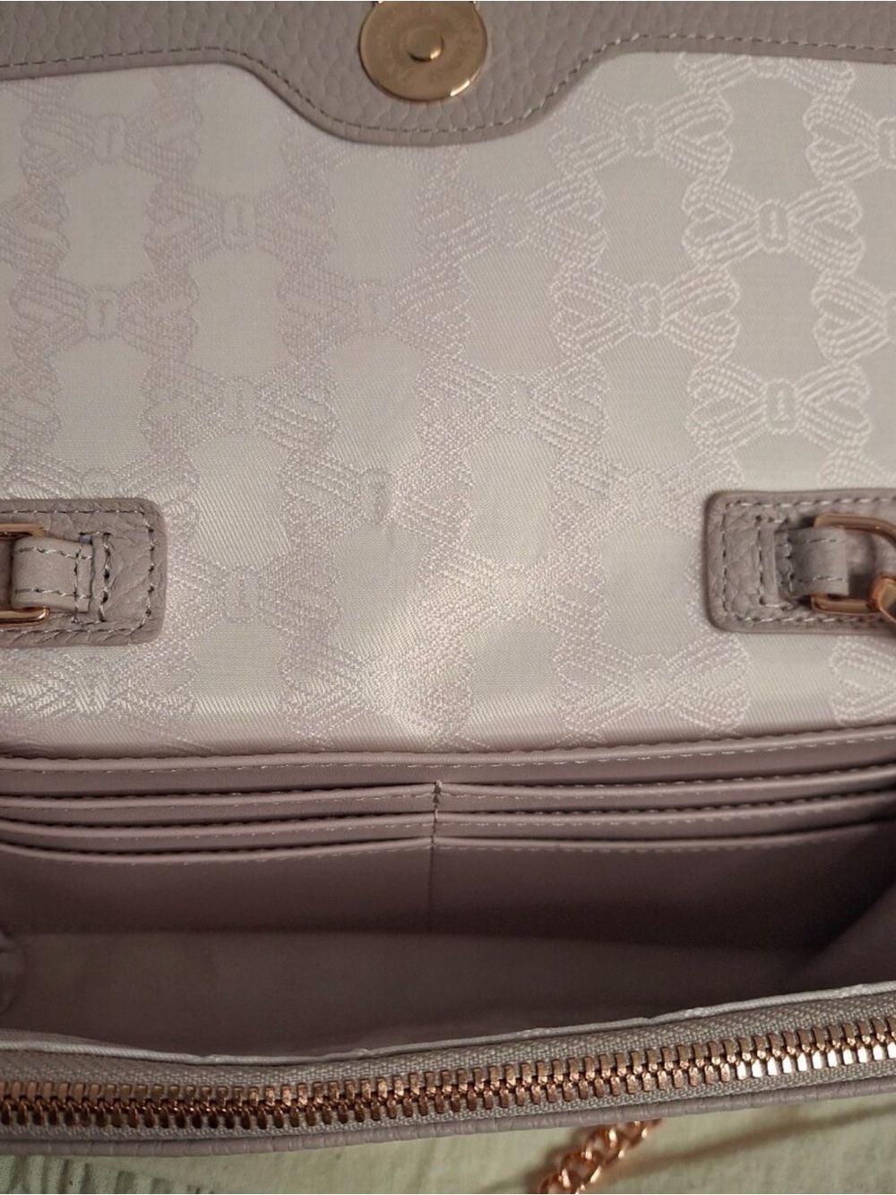 Ted Baker Blush Rose Knot-Front Leather Crossbody Bag with Rose-Gold Chain - Picture 3 of 4
